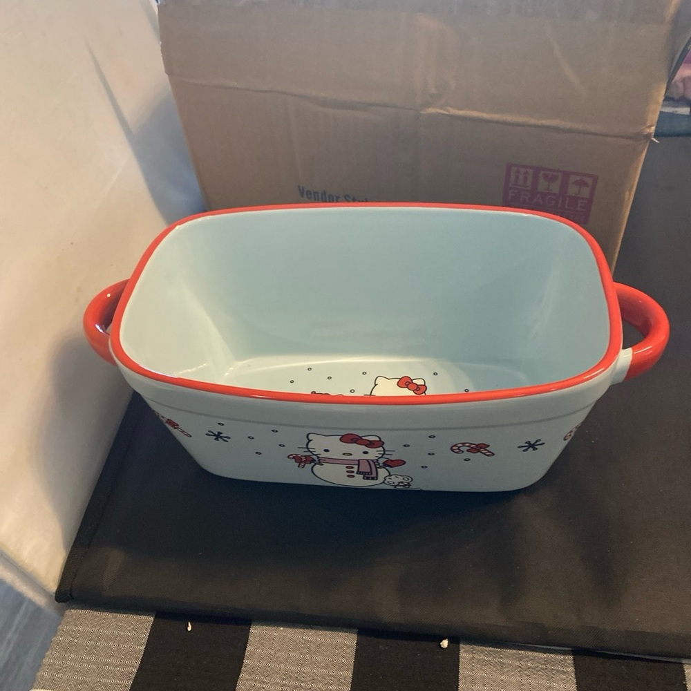 Hello Kitty Red and White Baking Dish